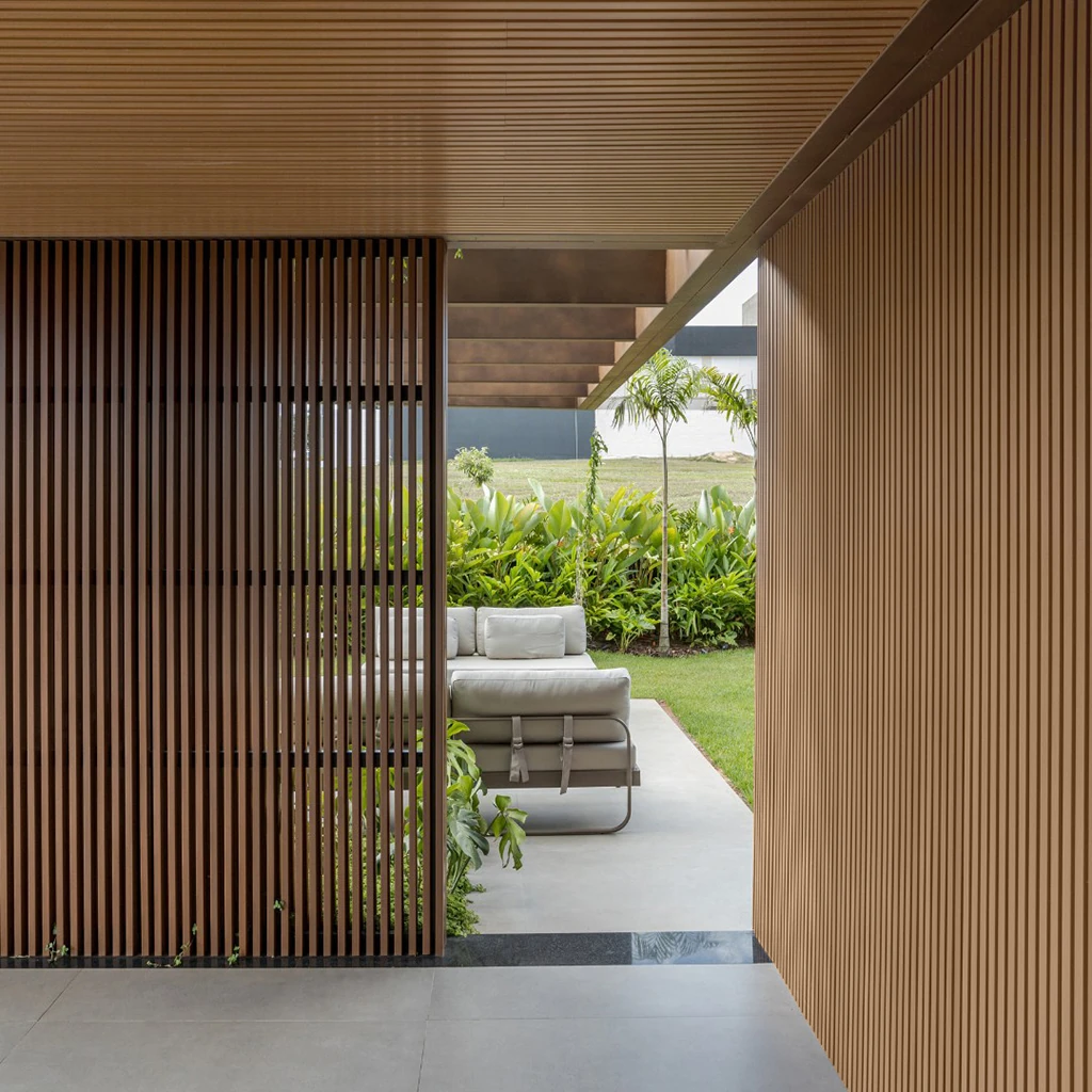 Wall panel Teak en obra